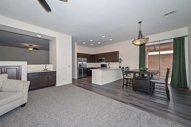 2210 E Branham Ln — Photo 10