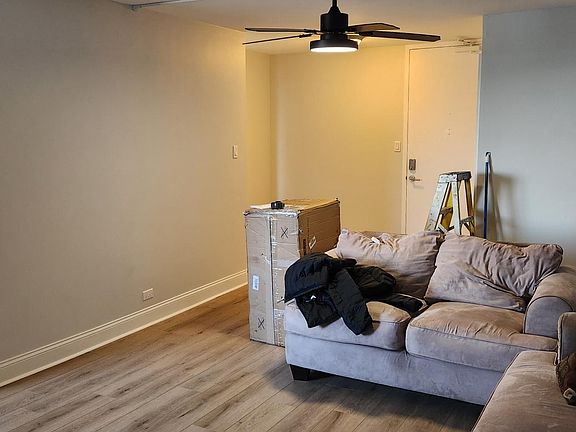 3rd image of 6833 N Kedzie Ave APT 305