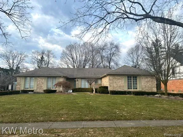 11865 Rain Tree Ct, Shelby Township, MI 48315