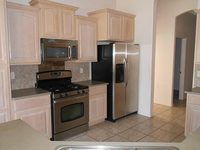 341 Brentwood Dr — Photo 12