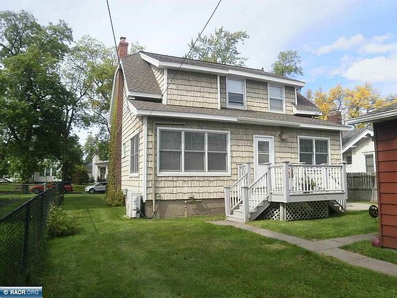 2nd image of 2122 E 5th St