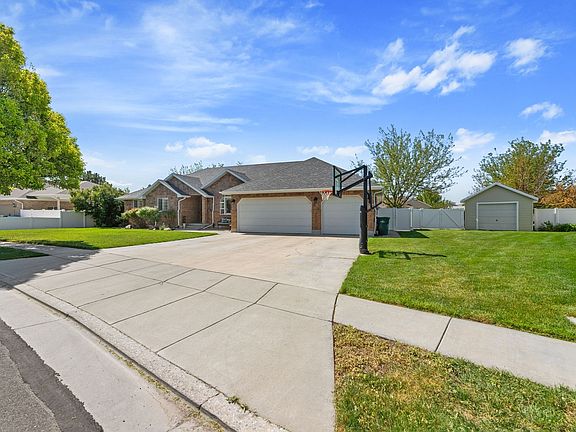 2nd image of 1169 W Matthews Way