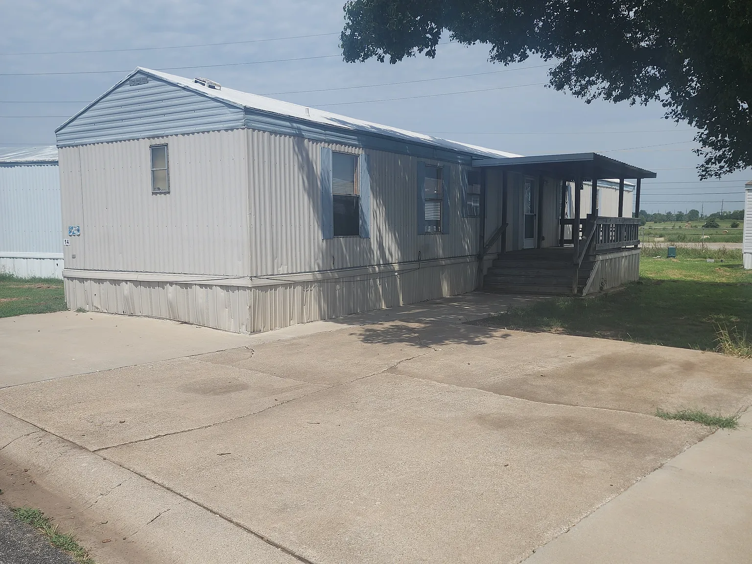 3 bed, 1280 sqft, $899 — Photo 2