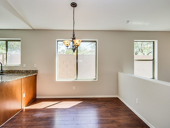 5th image of 7628 S 48th Ln
