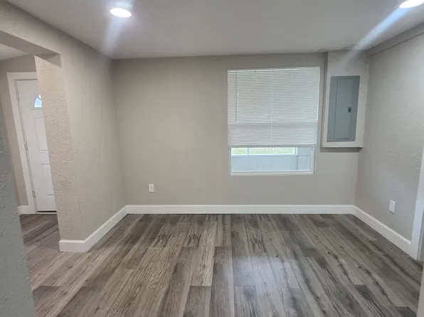 5808 Moncrief Rd, Jacksonville, FL