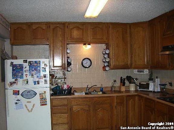 3rd image of 1103 W Southcross Blvd