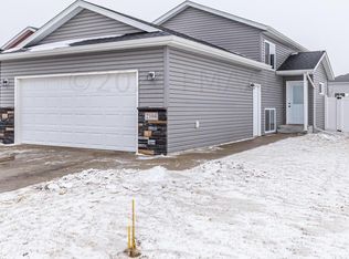 2104 Admiral Dr W, West Fargo, ND 58078