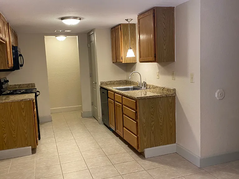 7720 Kings Ridge Rd — Photo 6