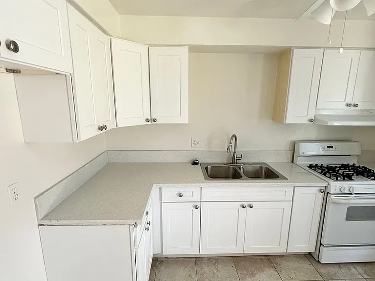 23015 Madison St — Photo 4