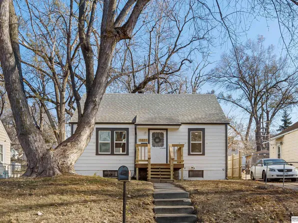 1021 Bert Murphy Blvd, Bellevue, NE 68005