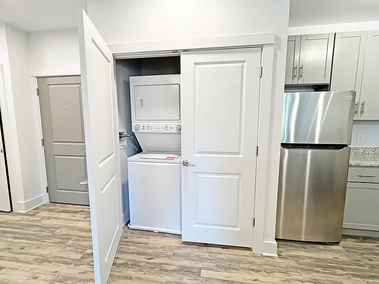 Brookview Commons West — Photo 34