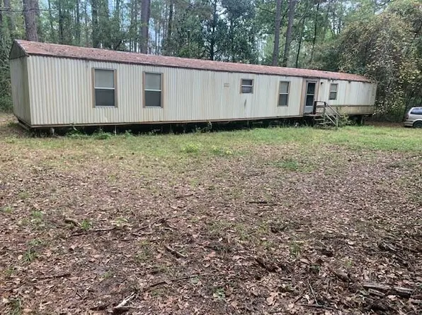 150 Oakwood Ln, Thomasville, GA 31792