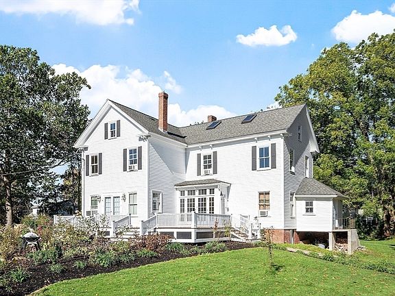 3rd image of 25 Fairhaven Rd