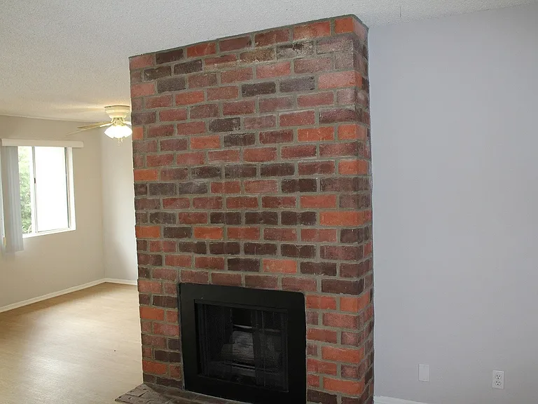 Lido Apartments - 3671 Midvale Ave — Photo 16