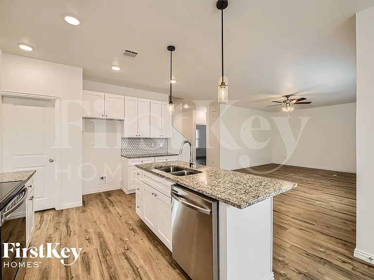 7384 Parkside Place Dr — Photo 11