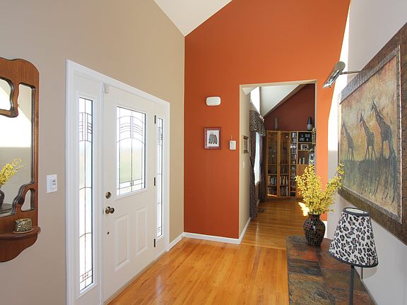 2nd image of 3100 Dahlia Ct