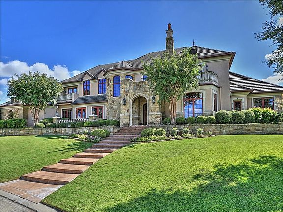 2nd image of 6724 Harbour Town Ln