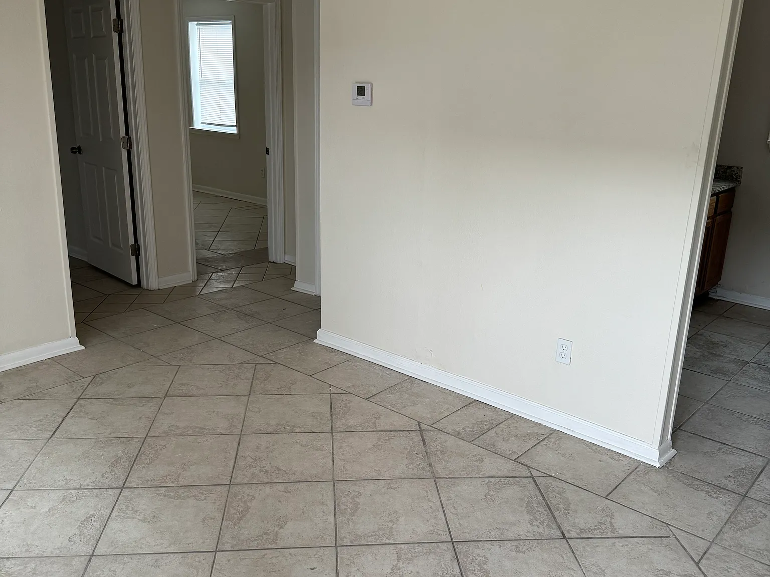 2 bed, 750 sqft, $860 — Photo 3