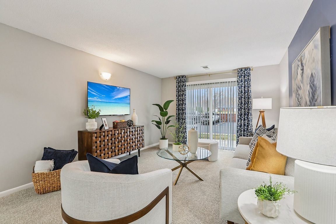 7-web-or-mls-N Michigan Rd 6a-S2211-007