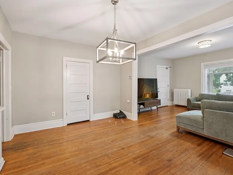 3045 Grand Ave S #2 — Photo 4