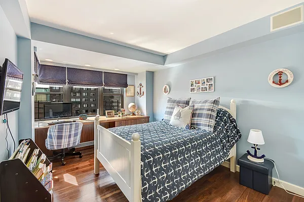 Sold by Corcoran | media 8