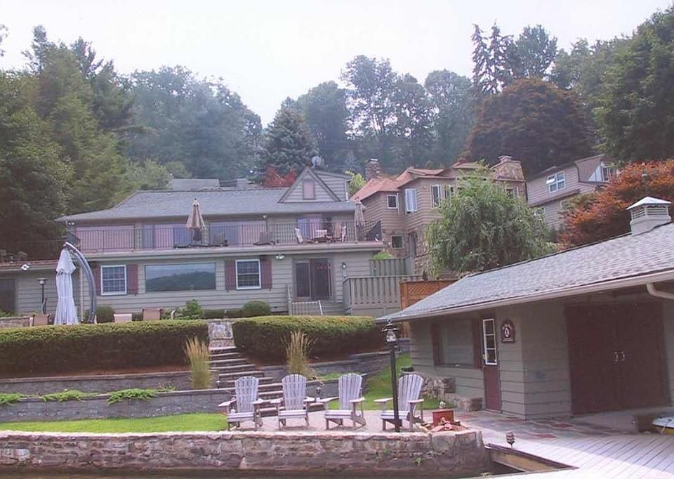 Fabulous Lake Mohawk lakefront home!