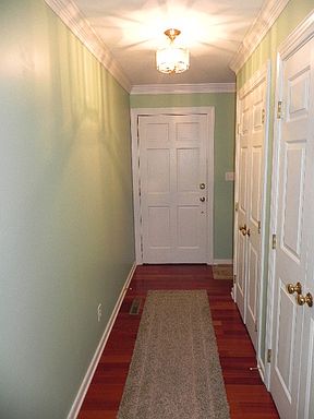 3rd image of 419 Collingwood Dr