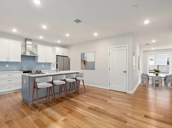 267 Old Colony #310, Boston, MA 02127