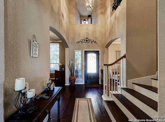 4th image of 12811 Terrace Holw