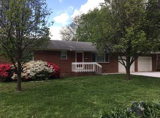 705 SW 7th St, Gentry, AR 72734