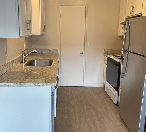3rd image of 4561 Lafayette St #21