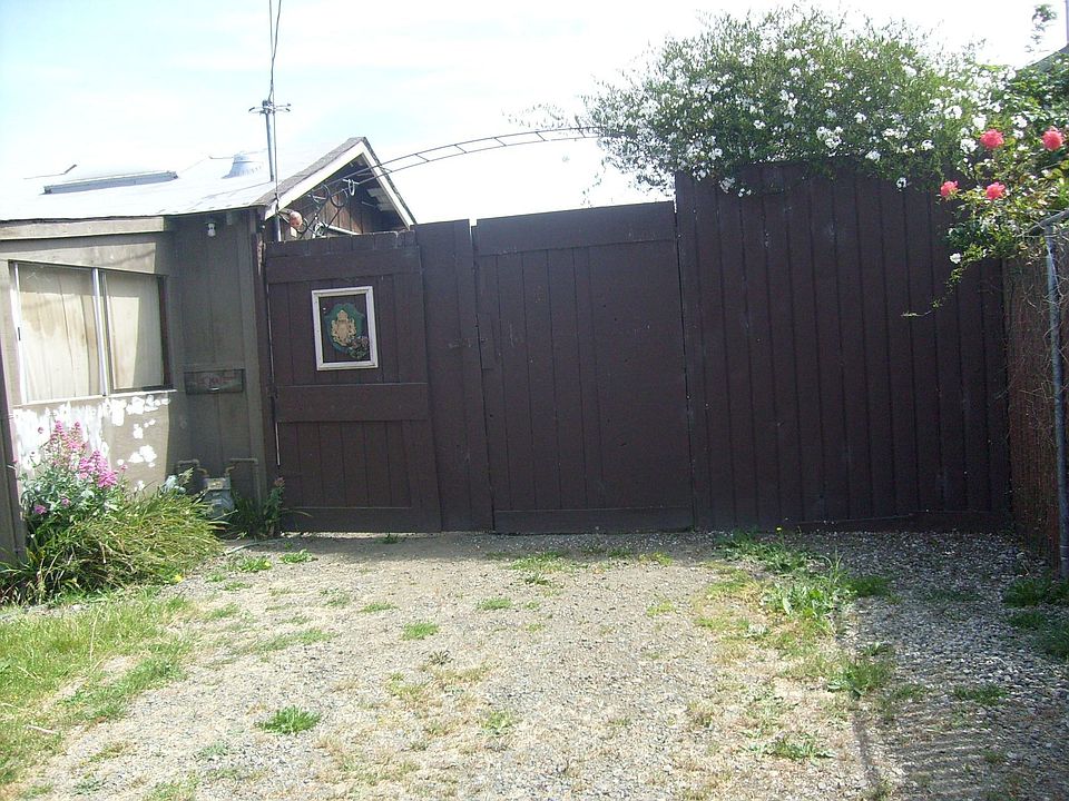2nd image of 1724 Pine Ave