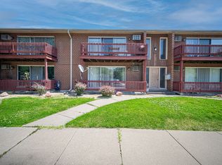 553 N Carroll Pkwy APT 1D, Glenwood, IL 60425