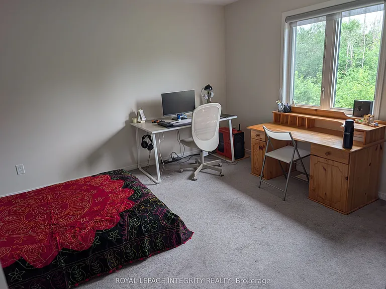 3230 Harvester Cres — Photo 13