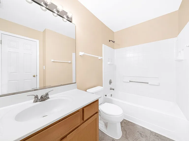 1733 Avalon Ct — Photo 8