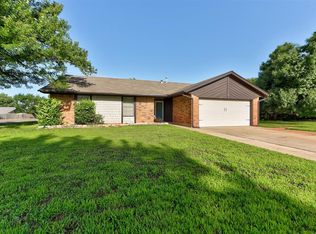 1229 S Gemini Rd, Edmond, OK 73003