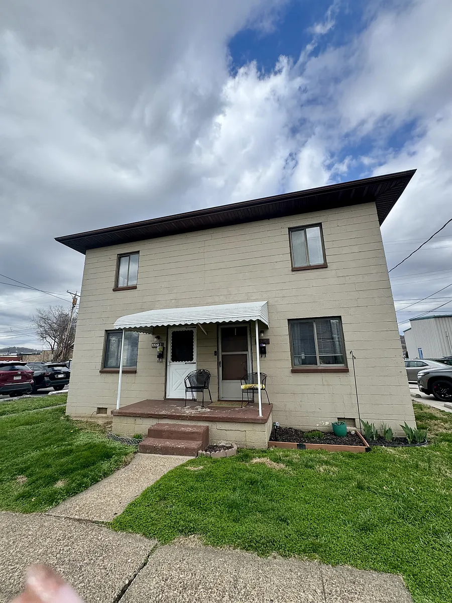 Building Photo - 327 1/2B 2nd Ave