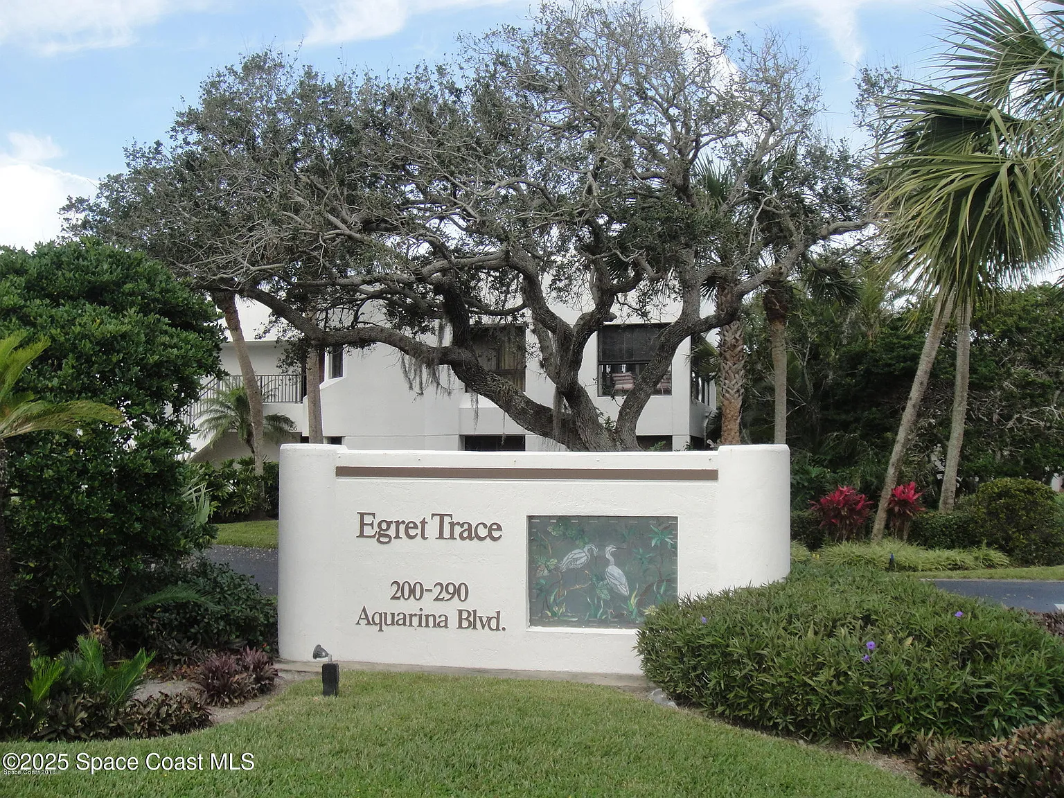 2 bed, 2.5 bath, 1630 sqft, $3,500 — Photo 2