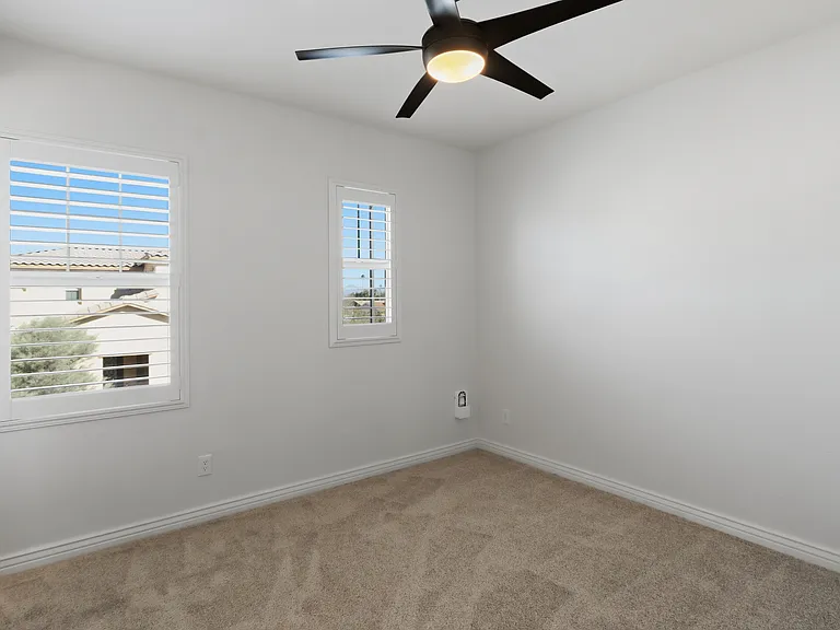 227 E Beatryce St — Photo 20