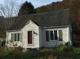 6558 Hewett Creek Rd, Hewett, WV 25108