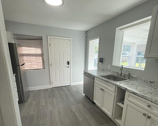 4th image of 3522 26th Ave