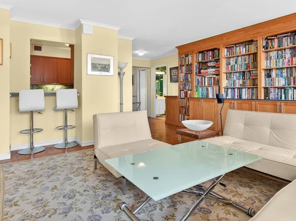 311 East 38th Street image 1 of 13