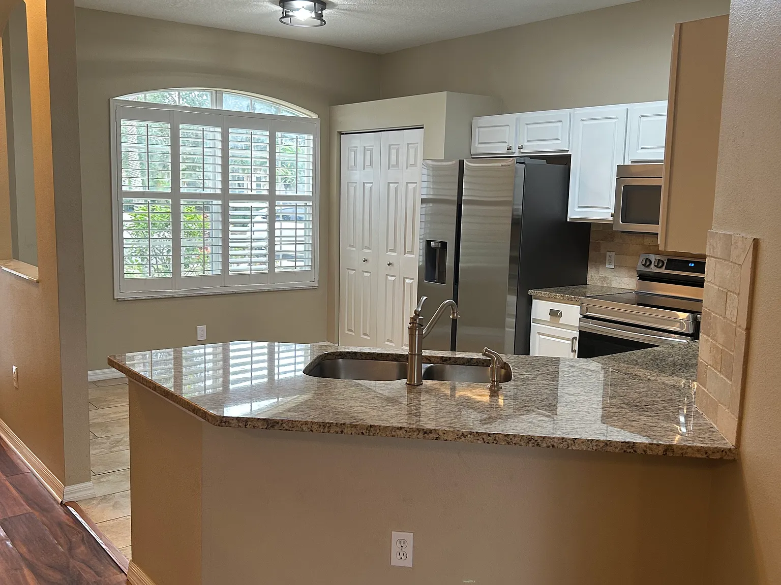 3 bed, 1802 sqft, $2,900 — Photo 4