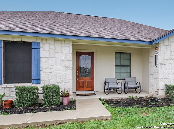 3rd image of 703 N Windy Knoll Dr
