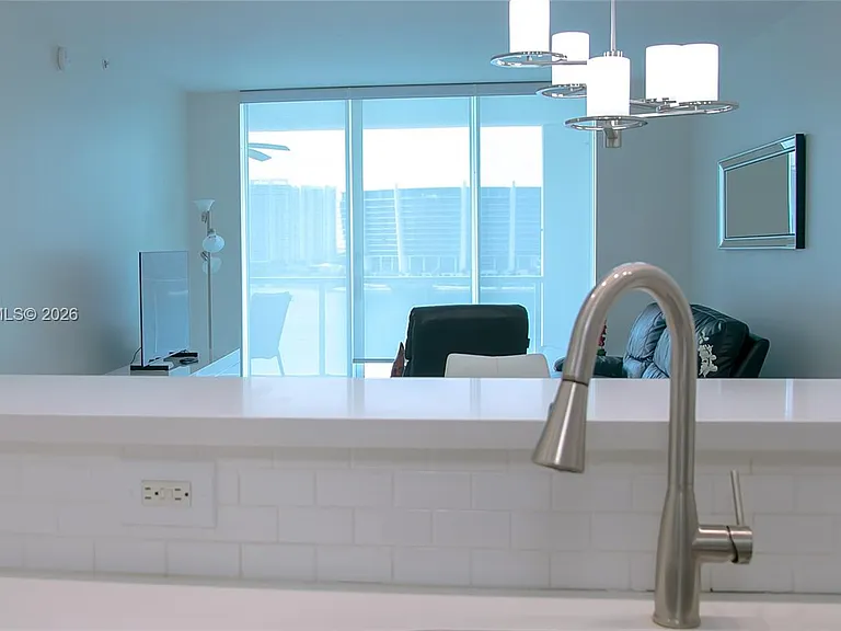 18100 N Bay Rd #906 — Photo 15