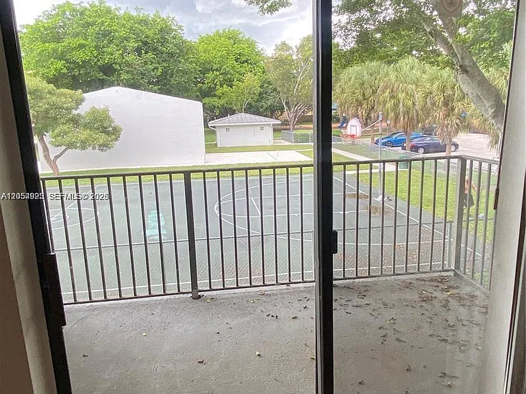 300 Palm Cir W #208 — Photo 32