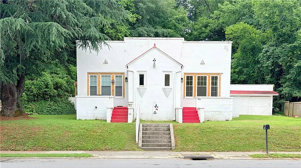 2 bed, 1.0 bath, 1921 sqft, $1,000 — Photo 1