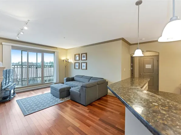 1620 McKenzie Ave #318, Saanich, BC V8N 0A1