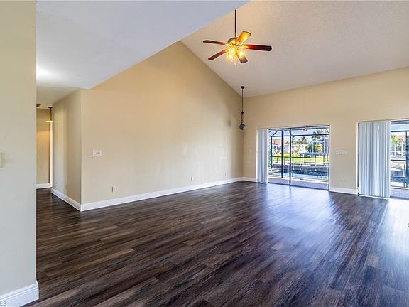 4th image of 2523 SE 24th PL