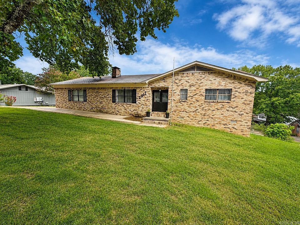 1st image of 2817 Southgate Dr